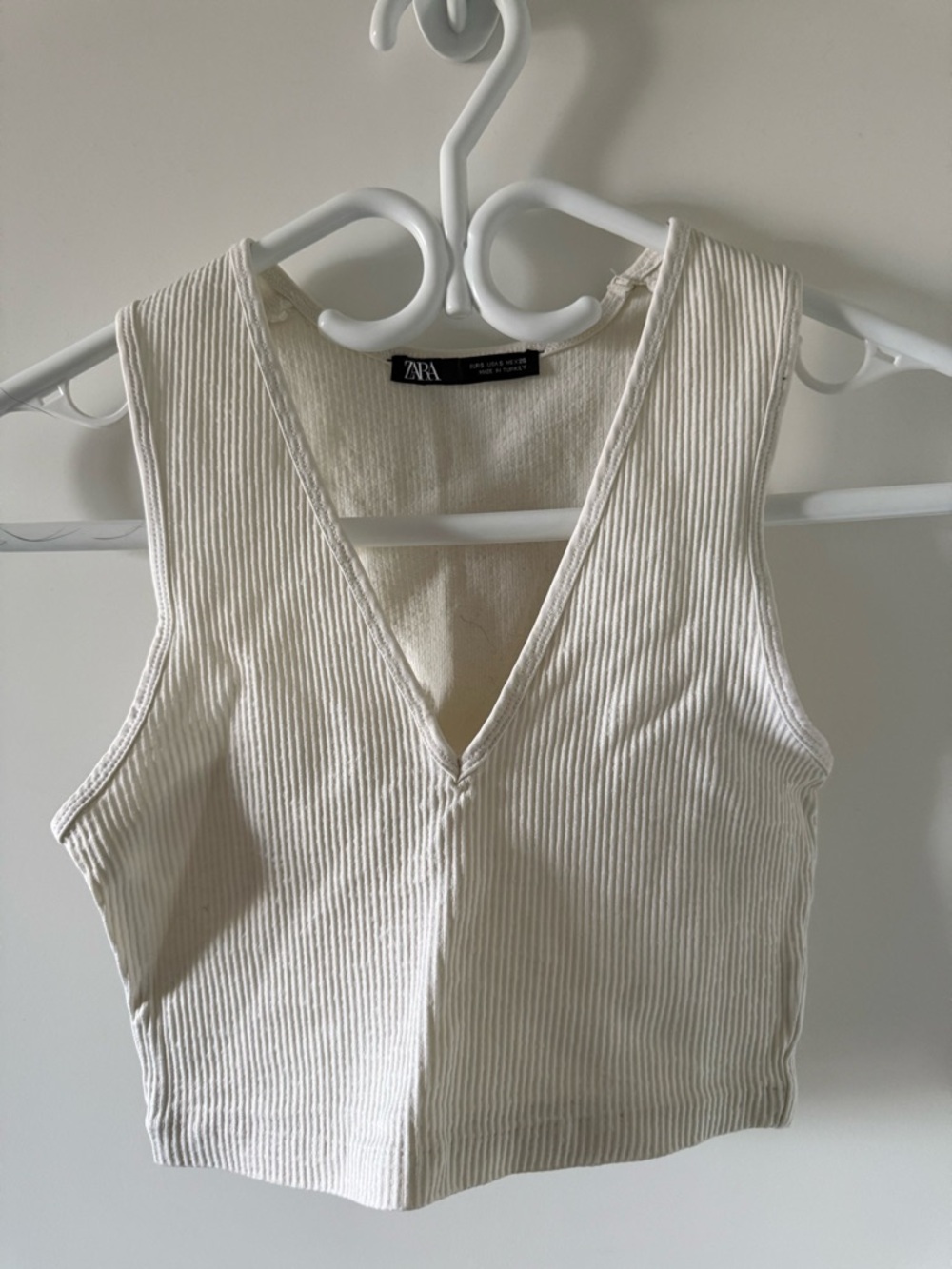Zara Cream Ribbed V-Neck Crop Tank